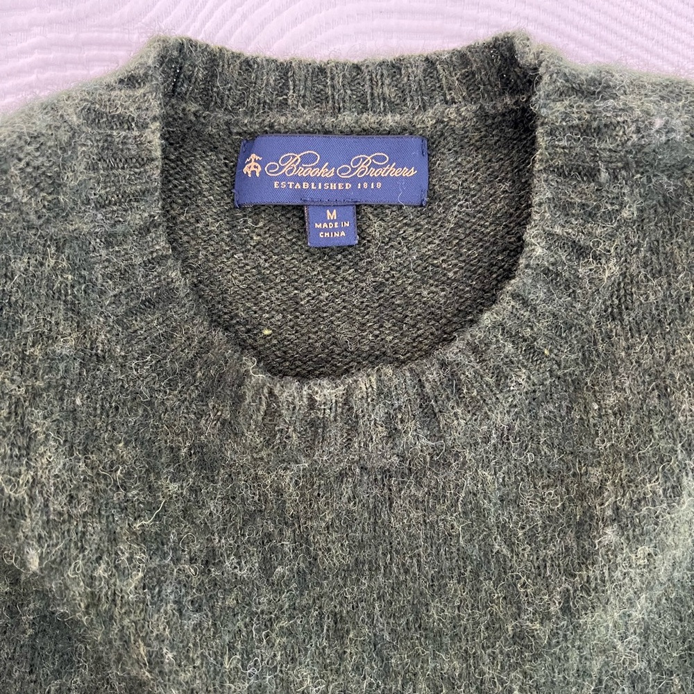 Brooks Brothers men’s medium green wool sweater